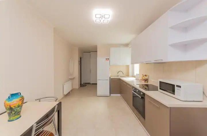 Comfortable Apartment In The Centre Odessa Exterior photo